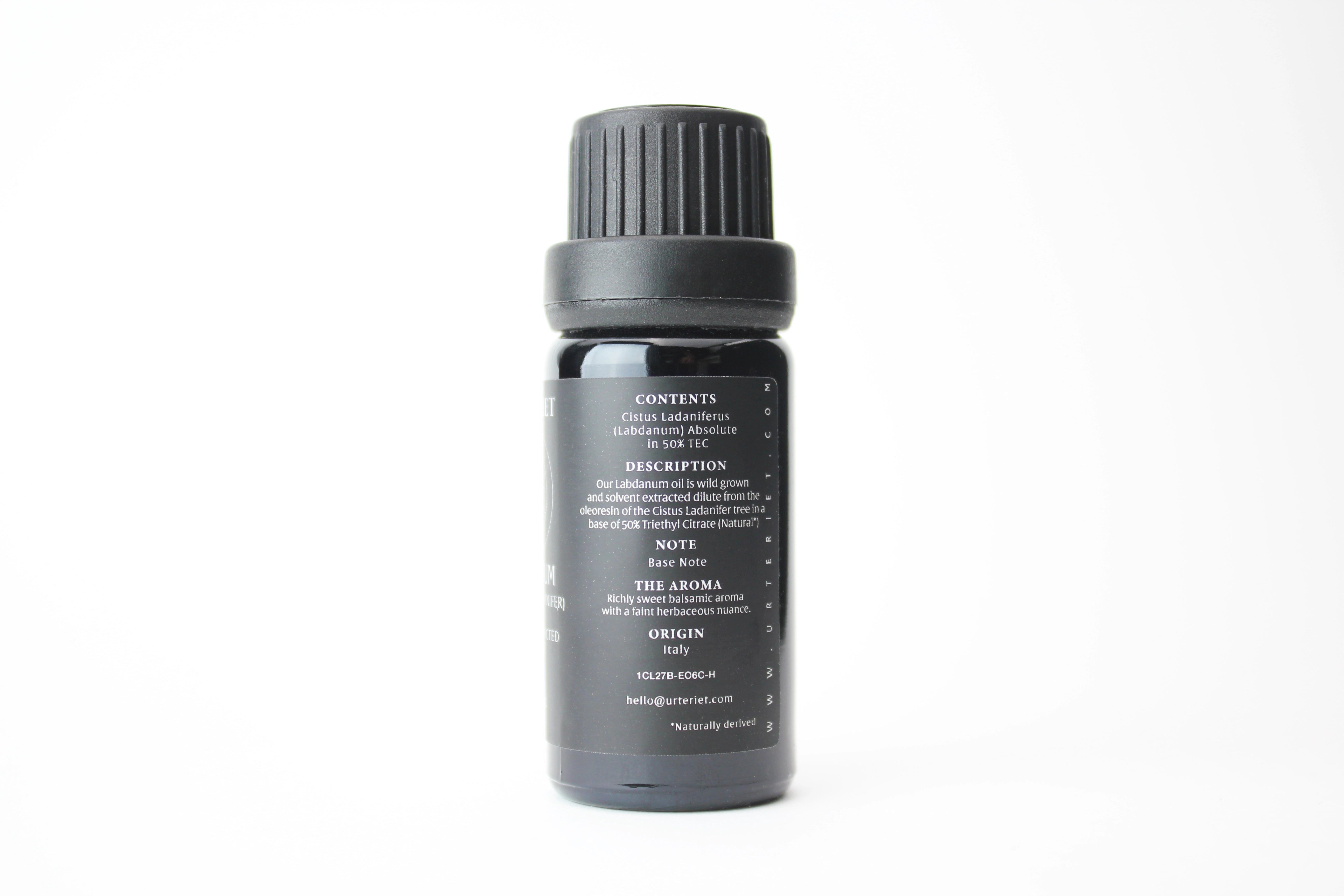 Labdanum (Cistus Ladanifer) resin distillate